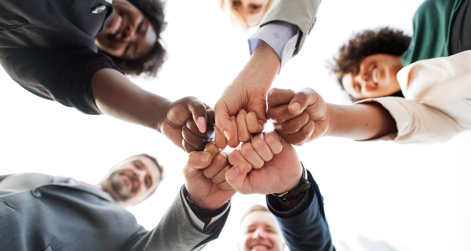 cropped-successful-happy-business-team.jpg